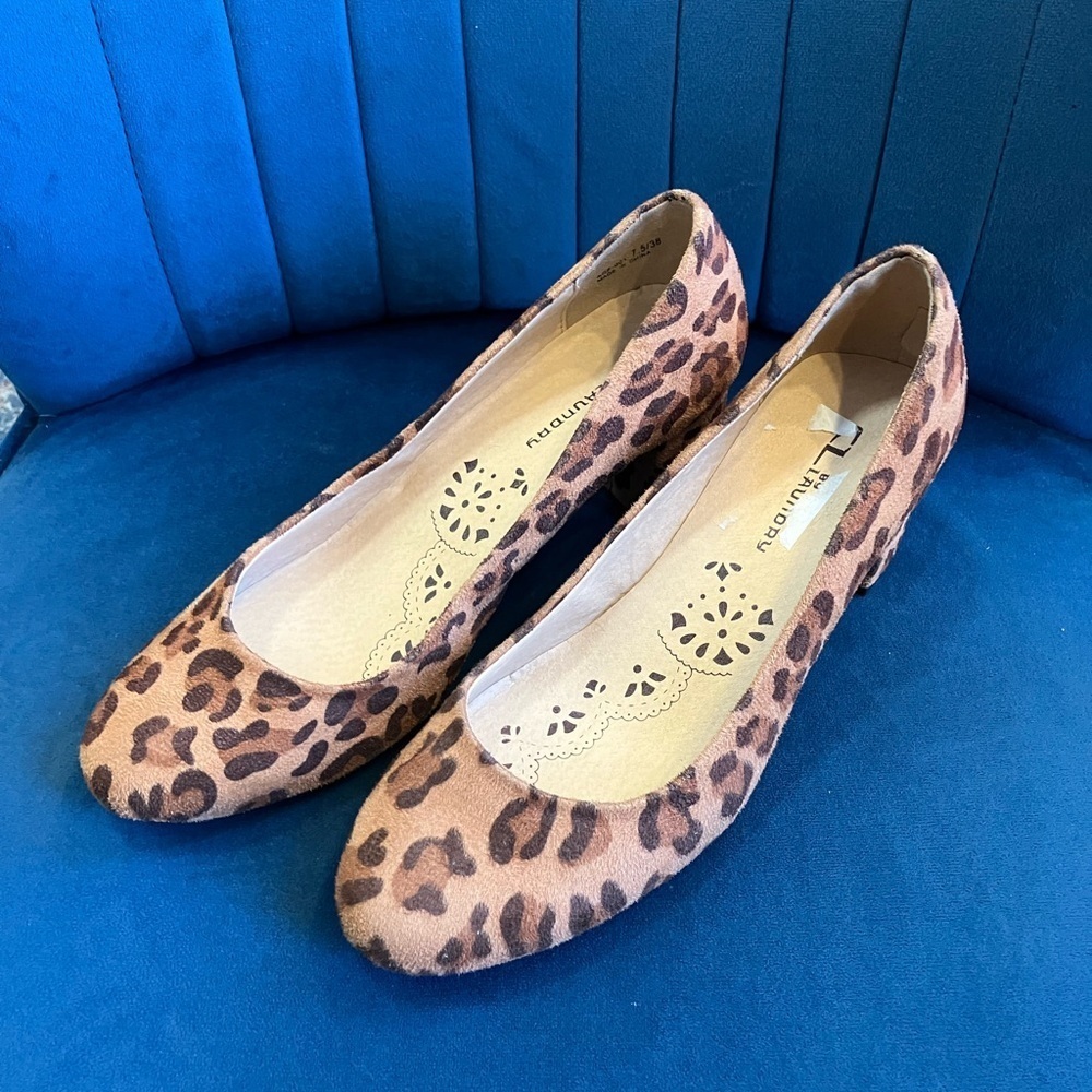 CL by Laundry Leopard Print Ballet Pumps 2” Heel Suede Round Toe Women’s 7.5